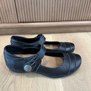 Taos Bravo Mary Jane shoes size 8